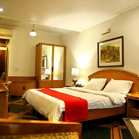 Fabexpress Kwality Regency Hotel Chandīgarh Екстериор снимка