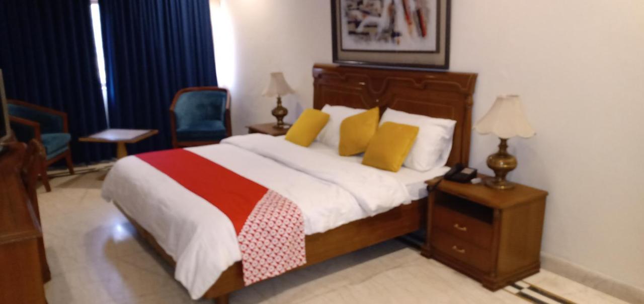 Fabexpress Kwality Regency Hotel Chandīgarh Екстериор снимка