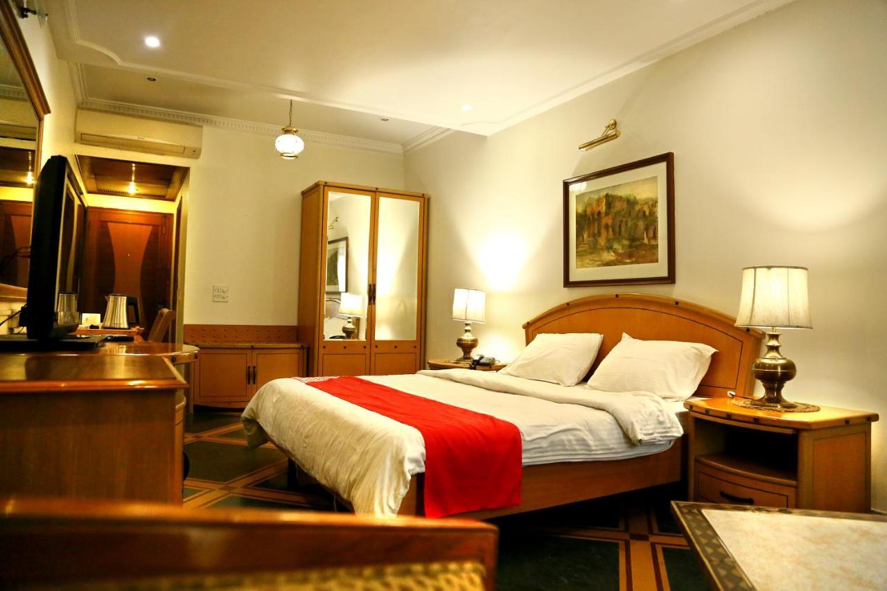 Fabexpress Kwality Regency Hotel Chandīgarh Екстериор снимка