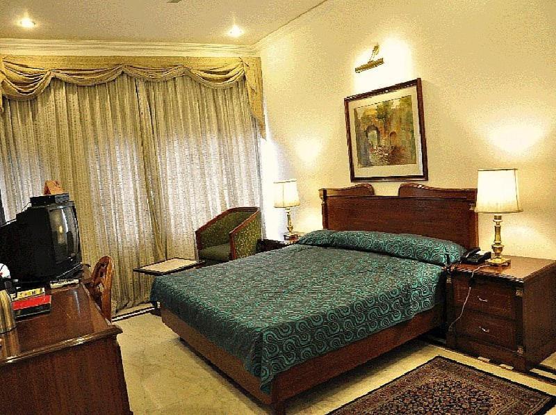 Fabexpress Kwality Regency Hotel Chandīgarh Стая снимка