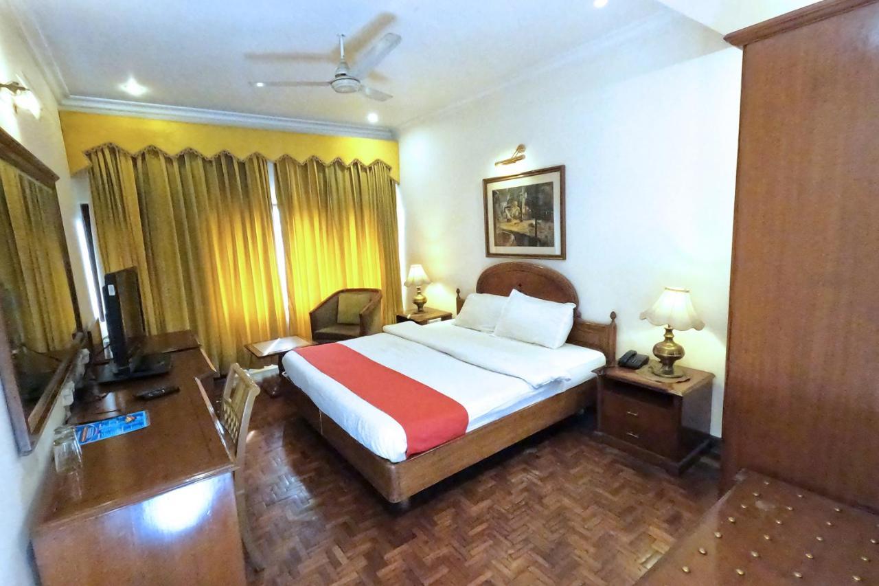 Fabexpress Kwality Regency Hotel Chandīgarh Екстериор снимка