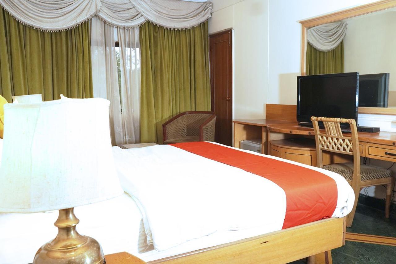 Fabexpress Kwality Regency Hotel Chandīgarh Екстериор снимка